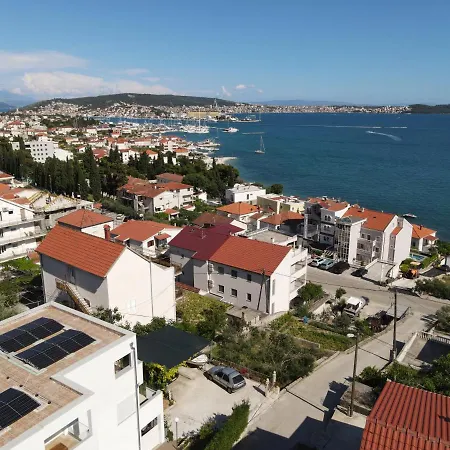 Penthouse Seaview Traù