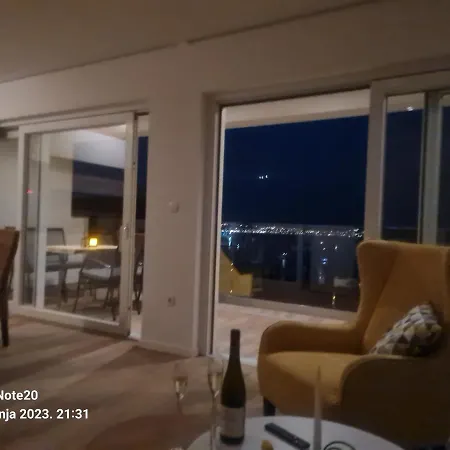 Penthouse Seaview Traù