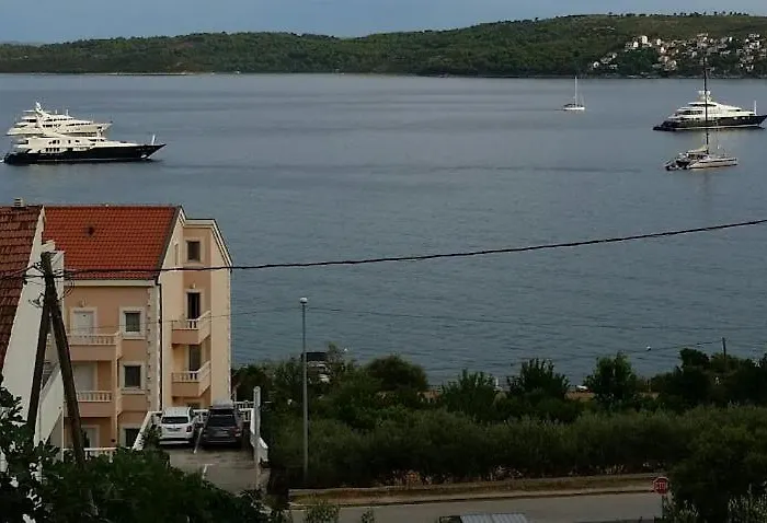 Penthouse Seaview Traù