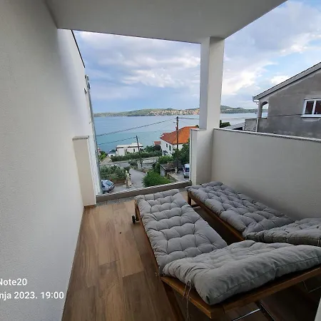 Penthouse Seaview Lejlighed
